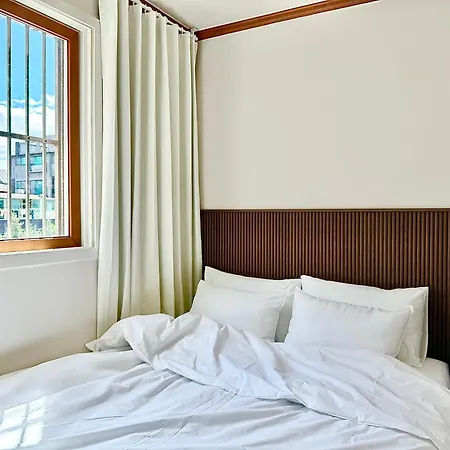 New, 3Min To Hapjeong St, Airport Bus Stop, 8Min To Hongdae & Mangwon Market, Han River Park, 2Br 3Qb Full Of Sunshine, Hotel Bedding, City Nature
