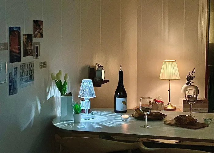 New, 3min To Hapjeong St, Airport Bus Stop, 8min To Hongdae & Mangwon Market, River Park, 2br 3qb Full Of Sunshine, Bedding, Nature Villa *