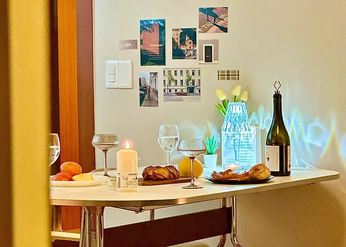 New, 3min To Hapjeong St, Airport Bus Stop, 8min To Hongdae & Mangwon Market, River Park, 2br 3qb Full Of Sunshine, Bedding, Nature Villa