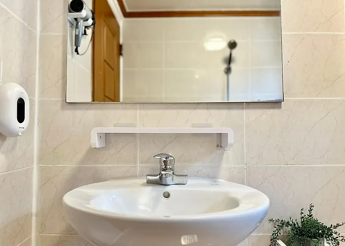New, 3min To Hapjeong St, Airport Bus Stop, 8min To Hongdae & Mangwon Market, River Park, 2br 3qb Full Of Sunshine, Bedding, Nature