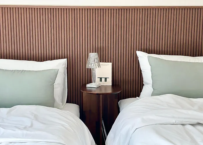 Villa New, 3min To Hapjeong St, Airport Bus Stop, 8min To Hongdae & Mangwon Market, River Park, 2br 3qb Full Of Sunshine, Bedding, Nature